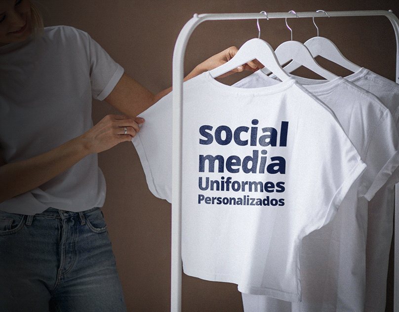 Social-Media-Uniformes-Personalizados